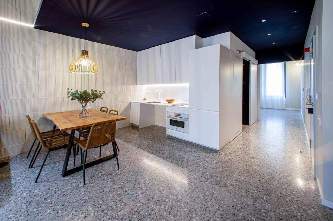 Barcelona Touch Apartments - Rosich L'Hospitalet de Llobregat Esterno foto