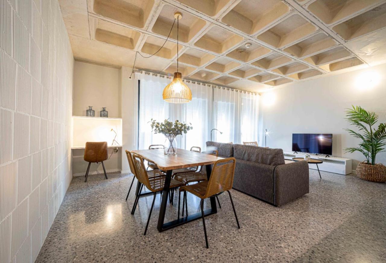 Barcelona Touch Apartments - Rosich L'Hospitalet de Llobregat Esterno foto