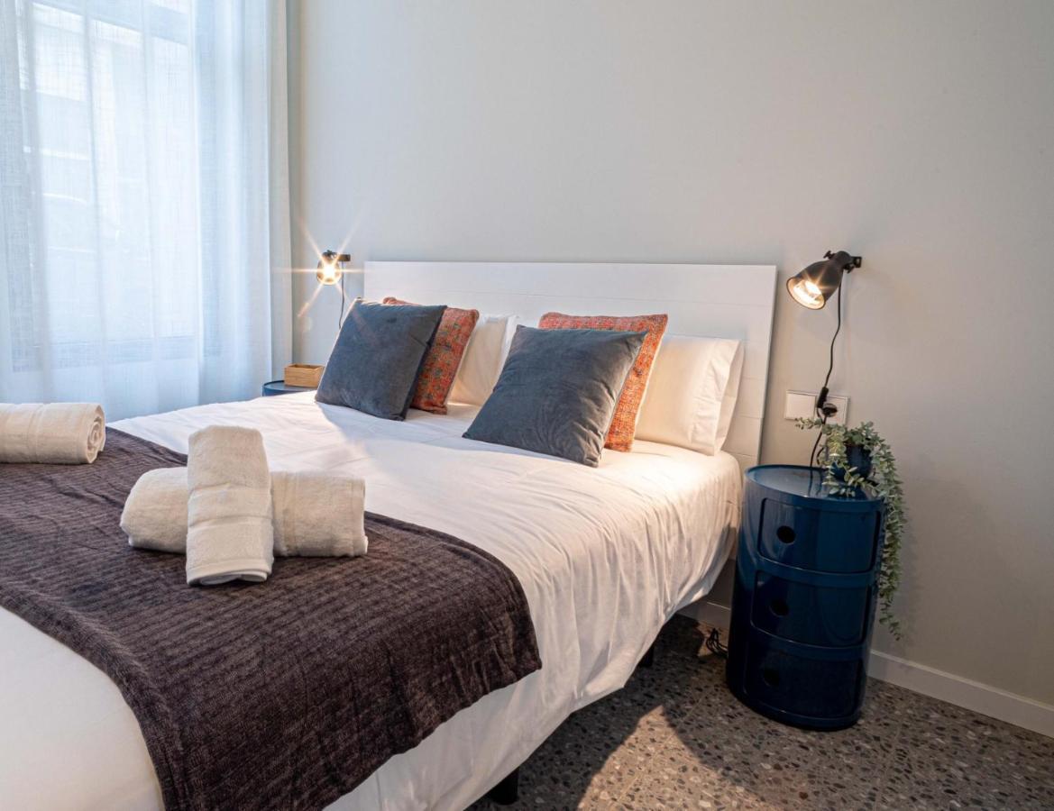 Barcelona Touch Apartments - Rosich L'Hospitalet de Llobregat Esterno foto