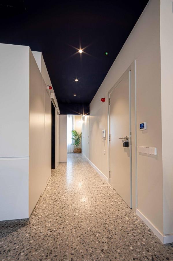 Barcelona Touch Apartments - Rosich L'Hospitalet de Llobregat Esterno foto