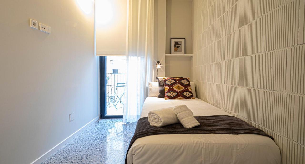 Barcelona Touch Apartments - Rosich L'Hospitalet de Llobregat Esterno foto